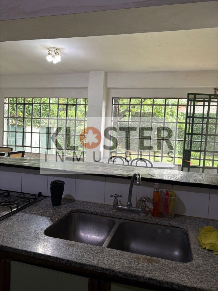 Gran Casa 6 Dormitorios - En 3 Lotes Con Piscina Bella Vista