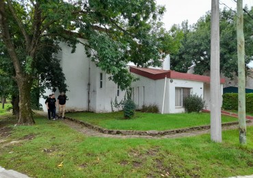 Gran Casa 6 Dormitorios - En 3 Lotes Con Piscina Bella Vista